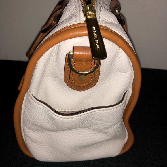 Michael Kors “Margo” White/Tan Leather purse - Picture 3 of 6